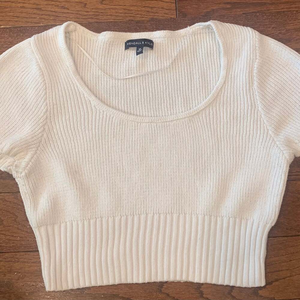 KENDALL + KYLIE‎ White Short Sleeve Knit Crop Top